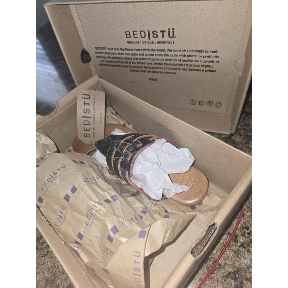 NEW   BEDSTÜ BLACK LUX YOLI LEATHER FLIP FLOP SANDALS SZ 7 SMALL